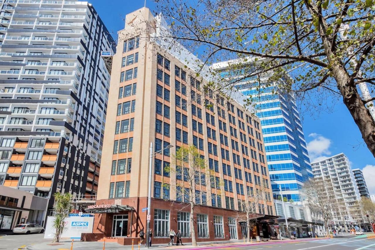 Urban Deco Apartment On Queen Street Auckland Exterior photo